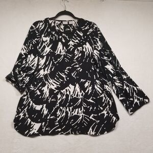 CHICOS Travelers 2 (L) Top V Neck Roll Tab Sleeve Black/White Slinky Knit Cruise